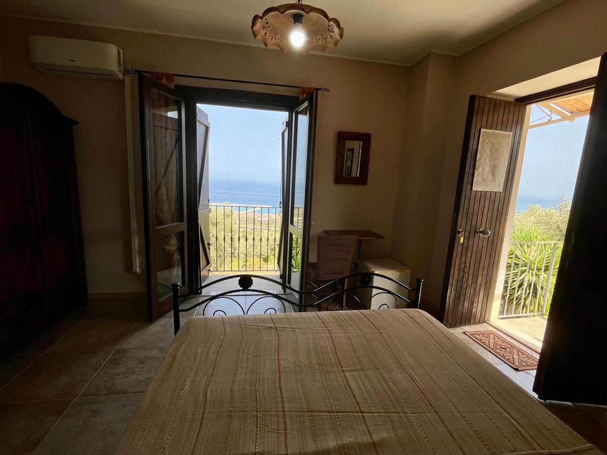 Agriturismo Serre SantʼAgata di Militello Kültér fotó
