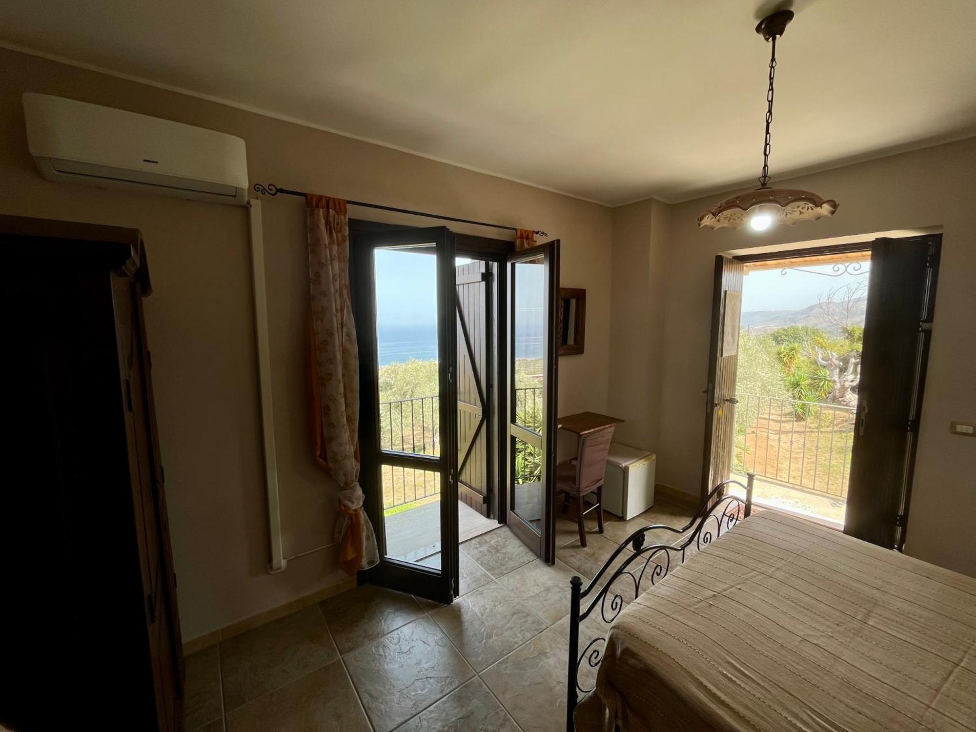 Agriturismo Serre SantʼAgata di Militello Kültér fotó